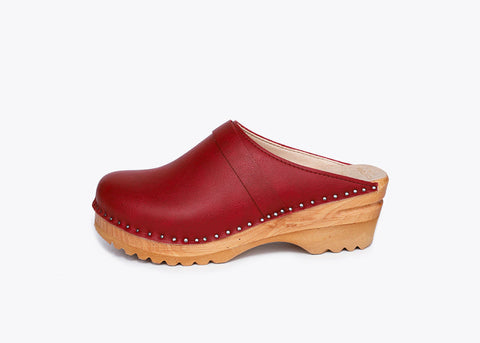 Da Vinci Clog in Red from Good Guys