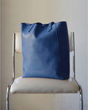 Classic Tote in Blue from Canussa