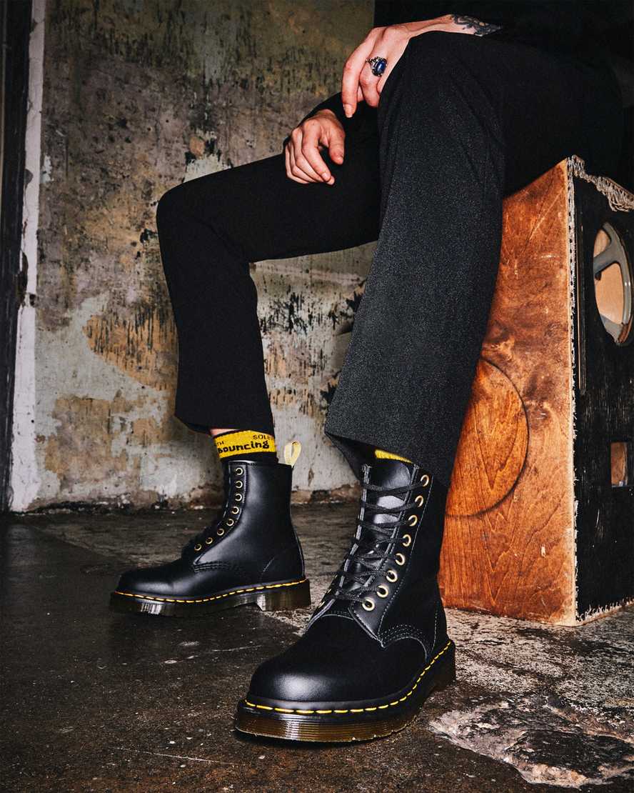 Vegan 1460 Boot in Black from Dr. Martens – MooShoes