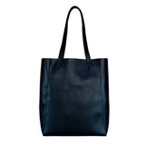 Classic Tote in Black from Canussa